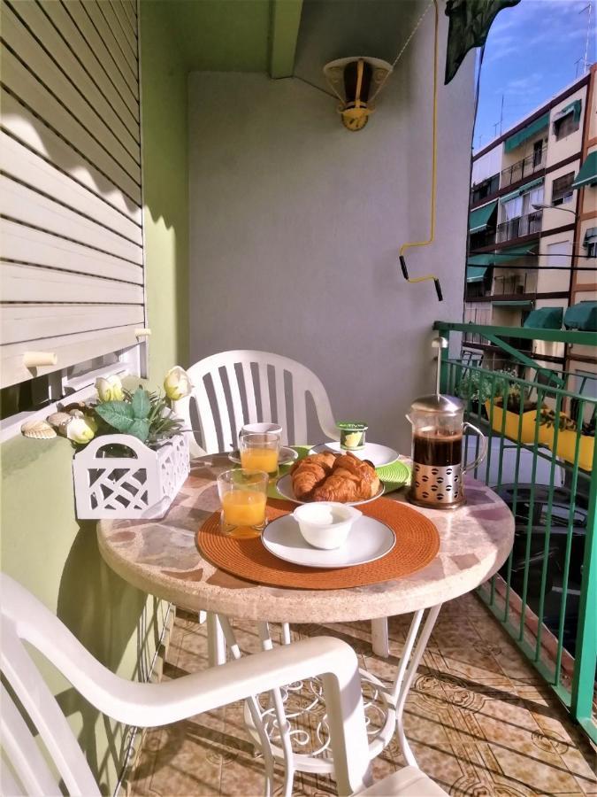 Apartamento En El Centro De Alicante Esterno foto